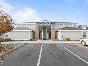 6305 Chapel Hill Blvd in Pasco, WA - Building Photo - Building Photo