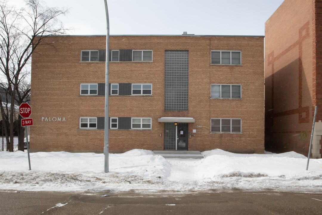 246 Home St in Winnipeg, MB - Building Photo