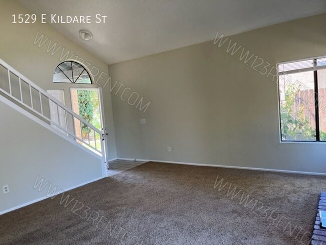 1529 E Kildare St in Lancaster, CA - Building Photo - Building Photo