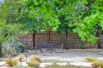 1618 Waterston Ave in Austin, TX - Building Photo - Building Photo
