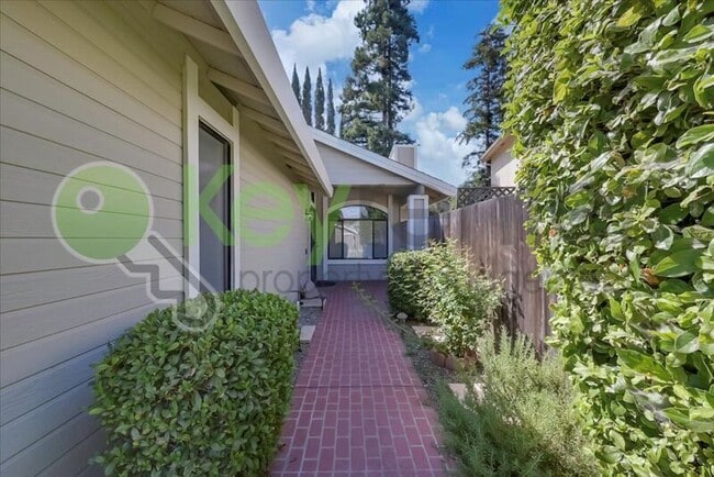 3040 Danehurst Ct in Antelope, CA - Building Photo - Building Photo