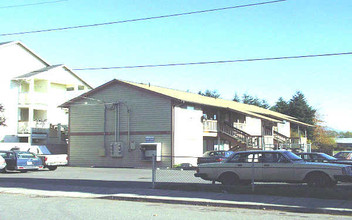 1619 Chestnut St in Everett, WA - Foto de edificio - Building Photo