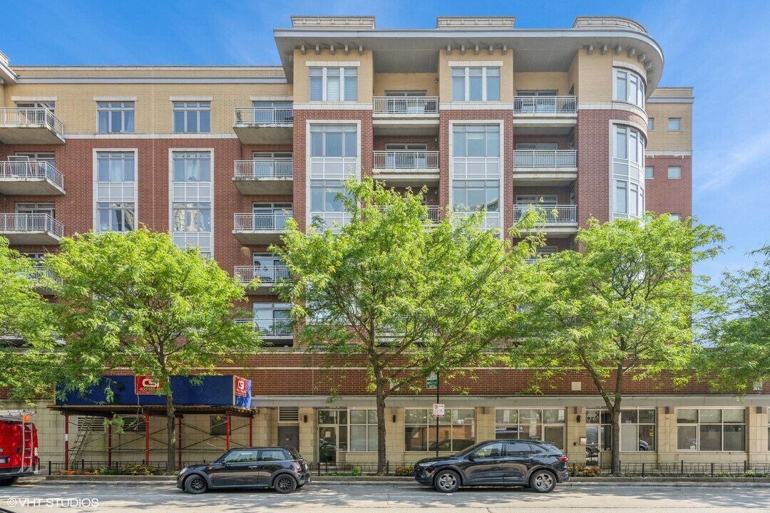 657 W Fulton St in Chicago, IL - Building Photo