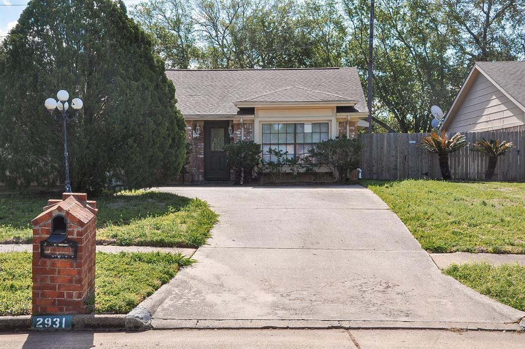 2931 Colony Dr in Sugar Land, TX - Building Photo
