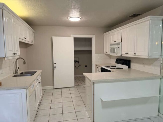 535 Georgetown St in Beaumont, TX - Building Photo - Building Photo