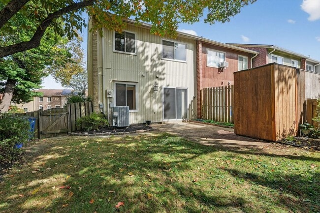 9518 Tippett Ln in Gaithersburg, MD - Building Photo - Building Photo