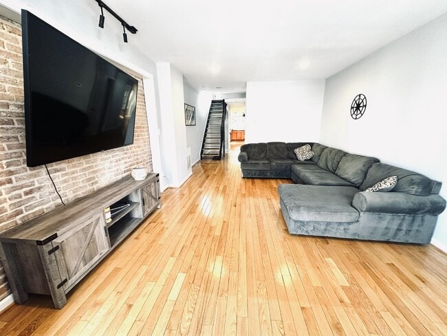 2517 Foster Ave in Baltimore, MD - Building Photo - Building Photo