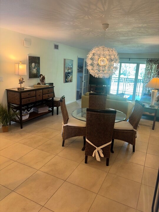 29130 Bay Hollow Dr, Unit 2 Bedroom Condo in Zephyrhills, FL - Building Photo