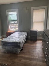 329 Wagaraw Rd in Hawthorne, NJ - Building Photo - Building Photo