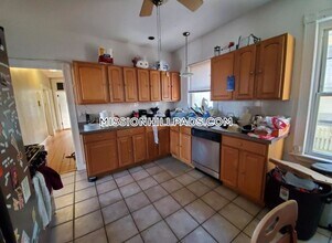 83 Wensley St, Unit 1 in Boston, MA - Foto de edificio - Building Photo