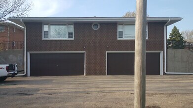 5841 Garrett Ln, Unit A in Rockford, IL - Building Photo - Building Photo