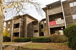 709 West Green Street in Urbana, IL - Building Photo