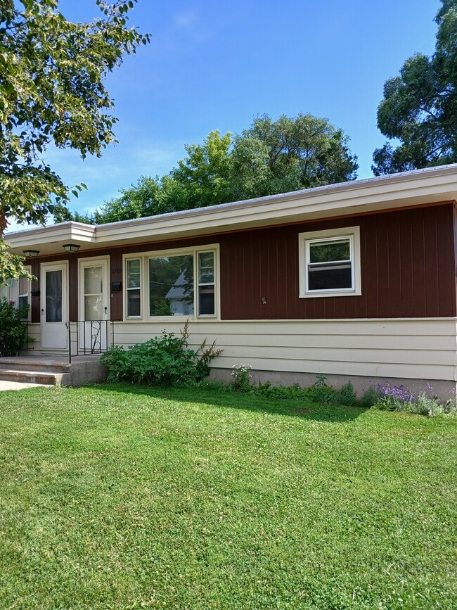property at 3709 60th Pl