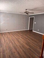 160 Ivy Creek Ln in Lynchburg, VA - Building Photo