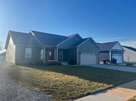 389 Cedar Run St in Bowling Green, KY - Building Photo