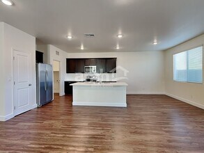 2010 Tuch Wy in North Las Vegas, NV - Building Photo - Building Photo