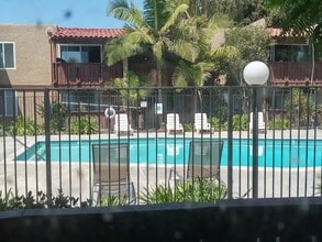 1000 W MacArthur Blvd, Unit 092 in Santa Ana, CA - Building Photo - Building Photo