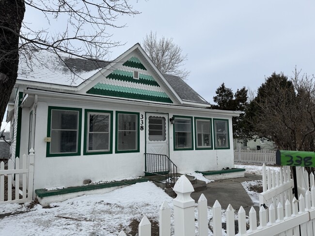 property at 338 N 2nd St