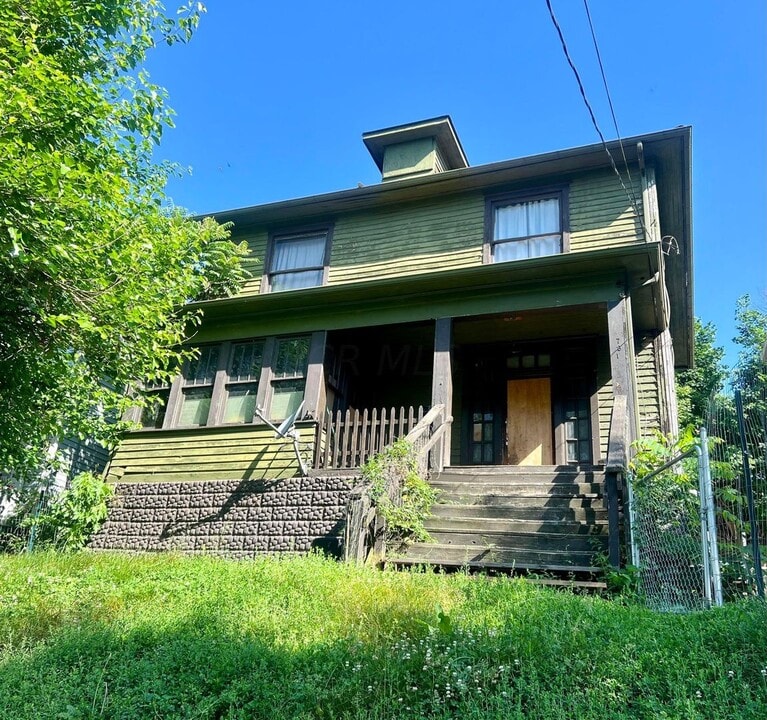 731 Moorehead Ave in Zanesville, OH - Building Photo