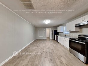 905 E Crockett St in Ennis, TX - Building Photo - Building Photo