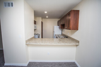 Parkside Apartments in Lubbock, TX - Building Photo - Building Photo