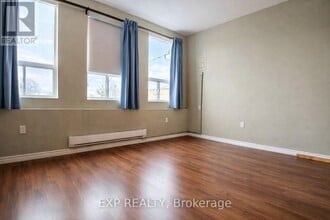 1038 Coxwell Ave in Toronto, ON - Building Photo - Building Photo