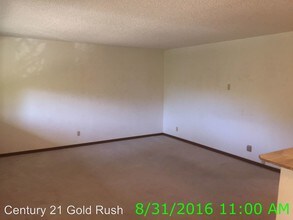 2641 Steese Hwy in Fairbanks, AK - Building Photo - Building Photo