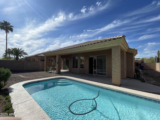 property at 901 W Oriole Way