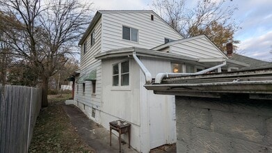 527 Akins Ct in Akron, OH - Building Photo - Building Photo