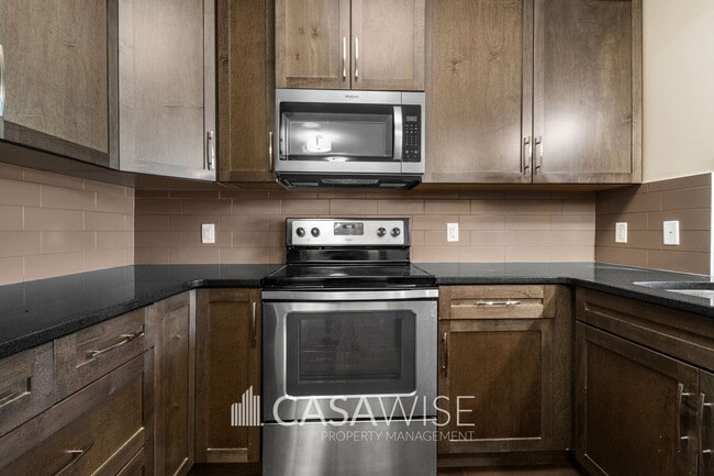 2207-2207 44 Ave NW in Edmonton, AB - Building Photo - Building Photo