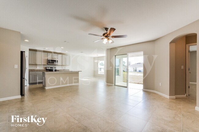 614 Lindbergh Wy in Davenport, FL - Building Photo - Building Photo