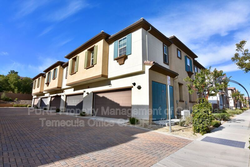 40359 Calle Real in Murrieta, CA - Building Photo