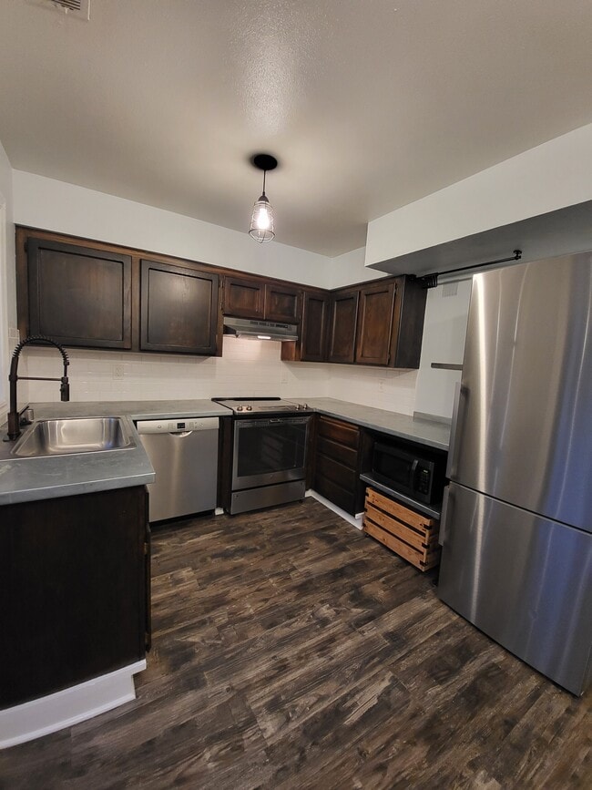 150 Huntley Ave in Auburn, CA - Building Photo - Building Photo