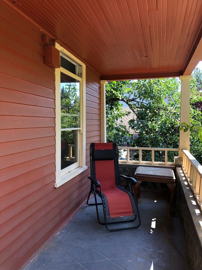 212 University St in Healdsburg, CA - Building Photo - Building Photo
