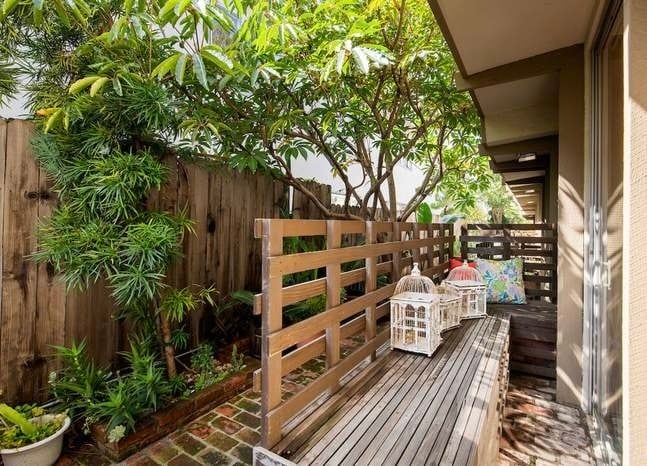 11652 Chenault St in Los Angeles, CA - Building Photo - Building Photo