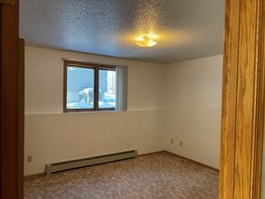 226 W Sweet Ave in Bismarck, ND - Building Photo - Building Photo