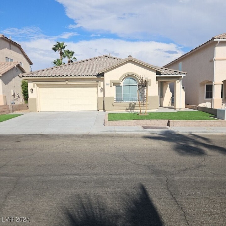 2938 Sapphire Shores St in Las Vegas, NV - Building Photo