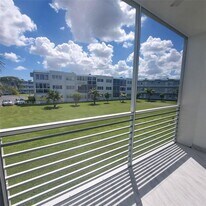 2300 Park Ln in Hollywood, FL - Building Photo