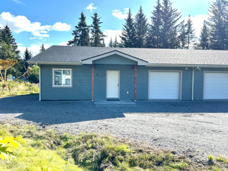 3884 Wright St in Homer, AK - Foto de edificio