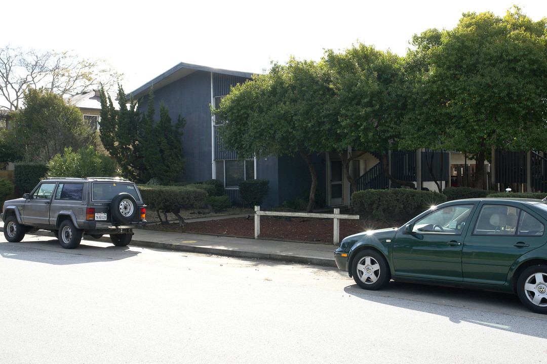 480 19th Ave in San Mateo, CA - Building Photo