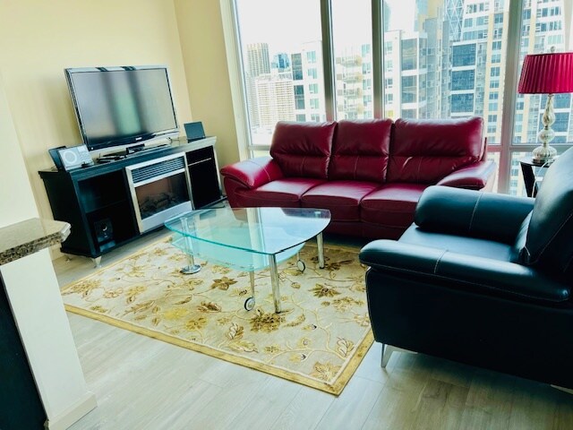 210 15 Av SE in Calgary, AB - Building Photo