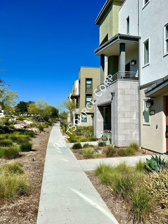 26916 Tanager Ln in Valencia, CA - Building Photo - Building Photo