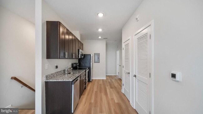 property at 4909 Hamilton Ave