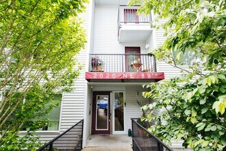 Maple Leaf Residences in Seattle, WA - Building Photo - Building Photo