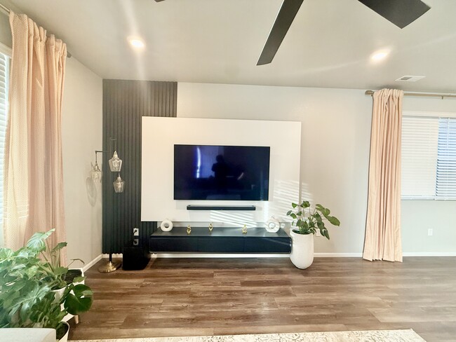 12248 Dairy St in Northglenn, CO - Foto de edificio - Building Photo