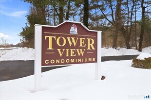 83 Hilltop Dr in Simsbury, CT - Building Photo