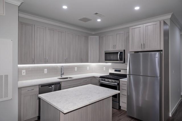 119 Searing Ave in Mineola, NY - Building Photo - Building Photo
