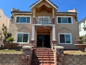 801 N Ridgewood Pl, Unit 1 Bedroom Unit in Los Angeles, CA - Building Photo - Building Photo
