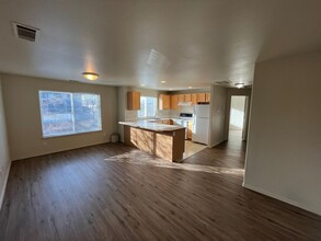 403 NE Dekalb Ave in Bend, OR - Building Photo - Building Photo