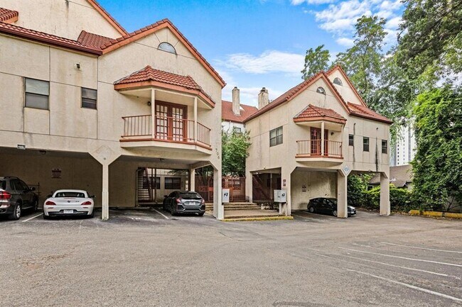 property at 706 W 22nd St